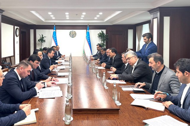 Иран и Узбекистан достигли соглашения о расширении инвестиций в горно минеральную отрасль Иран и Узбекистан заключили новые соглашения о расширении сотрудничества и инвестиций в горнодобывающую и минеральную промышленность что является важным шагом по укреплению двусторонних экономических отношений   English O zbek tilida Ўзбек тилида На русском iOS Android