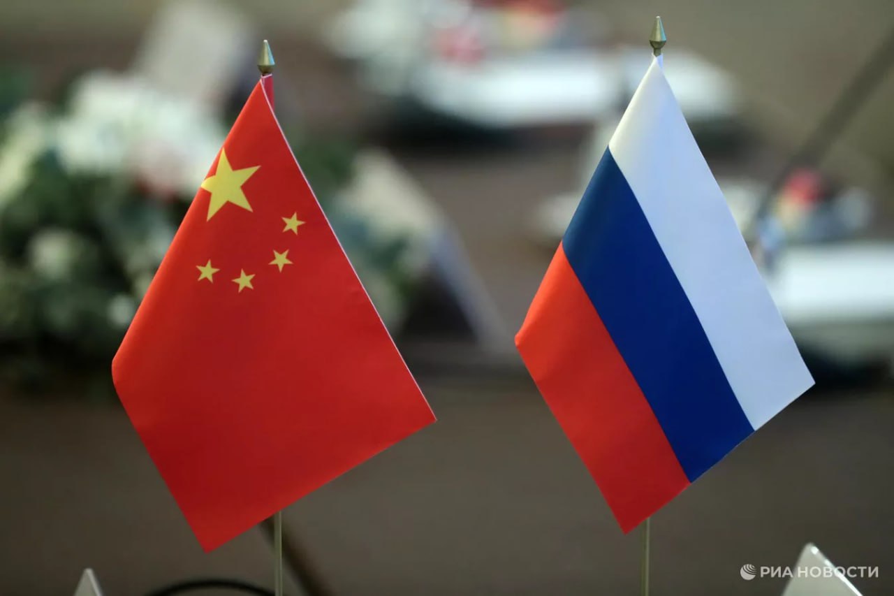 Стремление обеспечить рост китайской экономики привлекает бизнесменов из этой страны в Россию за последние четыре года число компаний выросло в восемь раз подсчитали для РИА аналитики Rusprofile По их данным в стране сейчас работают 12 024 организаций учредителями которых являются граждане или компании из Китая Из них 2 317 компаний открылось с начала этого года Подписаться на РИА Новости экономика Все наши каналы