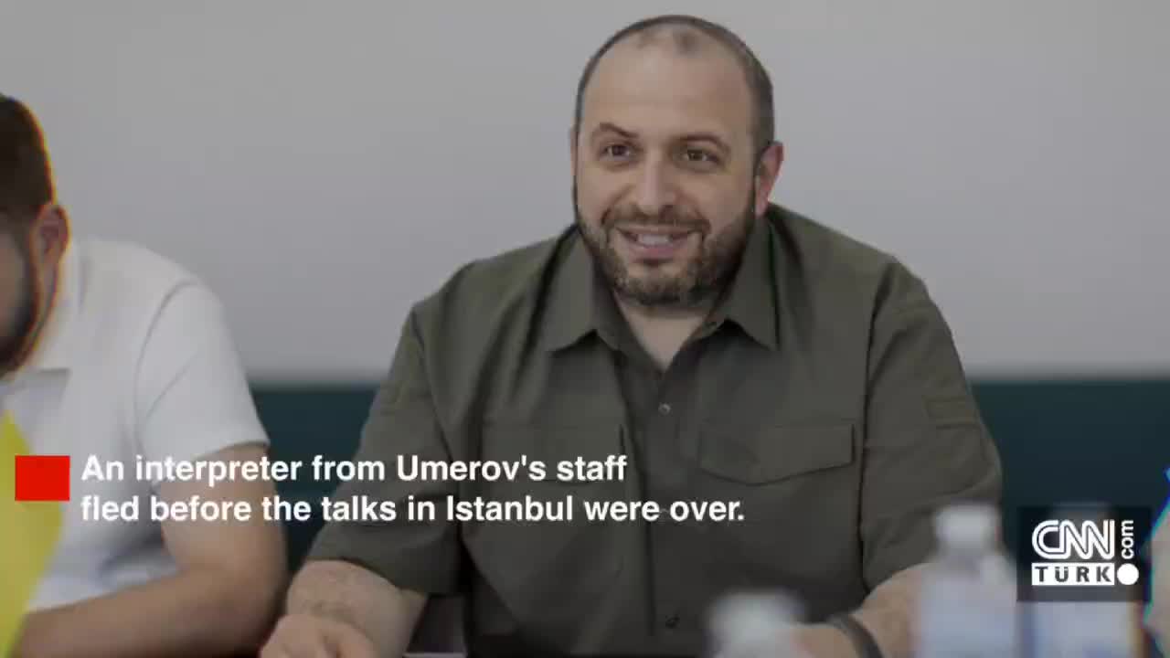 Переводчик украинской делегации Олег Головко покинул Стамбул до завершения переговоров