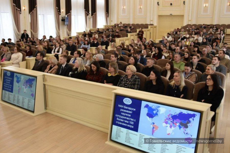 В Гомеле Александр Шумилин подчеркнул роль науки в реальной экономике В облисполкоме прошёл семинар совместно с Гомельской областной организационной структурой республиканского государственно общественного объединения Знание на тему Современное состояние белорусской науки достижения и результаты Подпишитесь на Гомельские ведомости