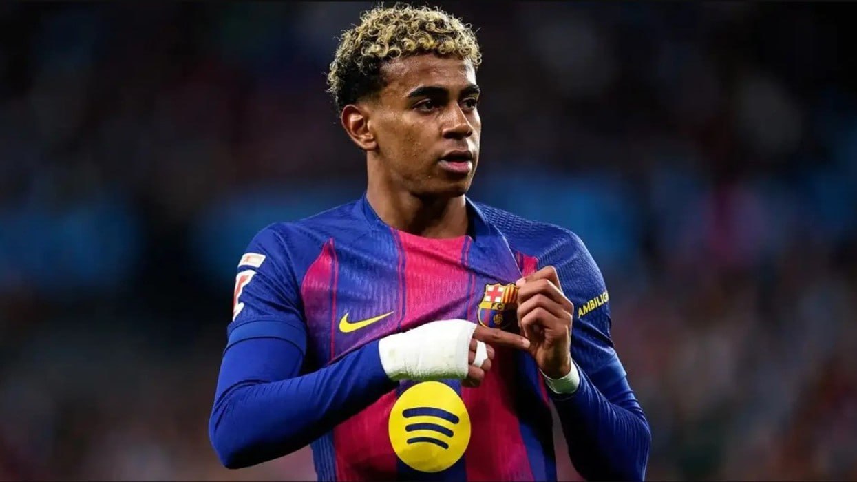 Ямаль полностью сосредоточился на футболе вингер Барсы нанял специалистов для цифровой изоляции Foot Mercato 18 летний талант стремится защитить себя от критики и медийного ажиотажа поэтому теперь публикует в соцсетях только посты о футболе и клубе