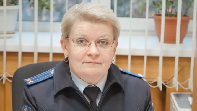 Куда уходят миллионы Как защитить себя от интернет мошенников и можно ли вернуть деньги В прошлом году от действий мошенников пострадали 302 человека и это только те кто заявил о случившемся Раскрыто из этих преступлений 28 то есть 12 2 Казалось бы раскрываемость низкая но на самом деле такой показатель выше среднего по округам Московской области Почему такие преступления мало раскрываются как это зависит от действий жителей а также о том как не стать жертвой мошенников и на каком этапе ещё есть шанс вернуть потерянные деньги рассказала Оксана Андреева начальник отдела по расследованию преступлений против собственности Следственного управления УМВД России по Сергиево Посадскому городскому округу Читайте здесь