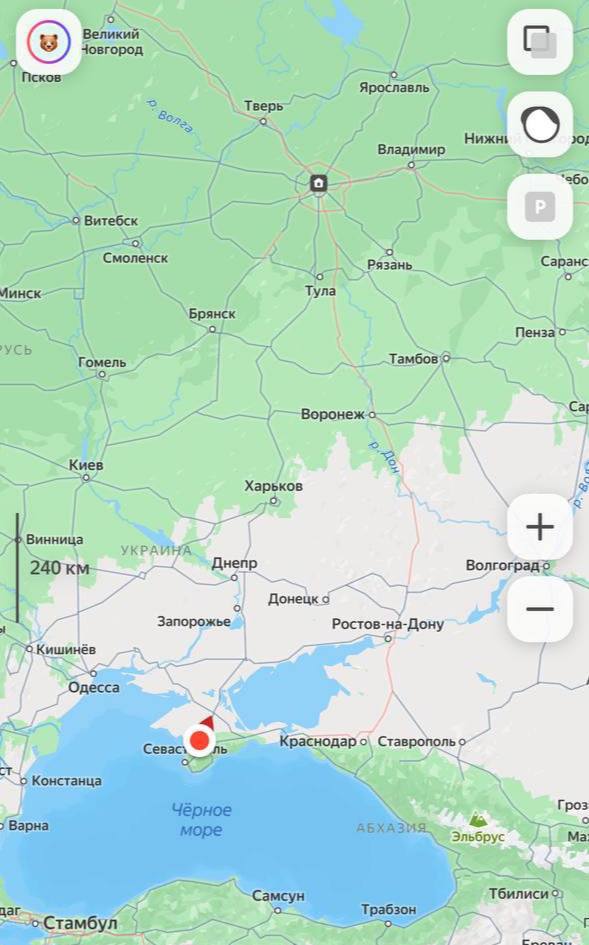 Москвичи сегодня жалуются на сбой геолокации — приложения массово определяют их местоположение как Крым.