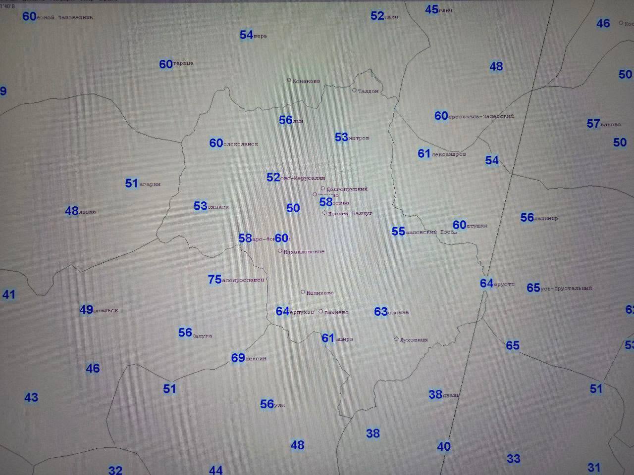 Полуметровые снежные завалы в Москве как снегопад превратил столицу и её окрестности в зимнюю сказку Снежный покров в Москве достиг рекордных 60 сантиметров в центре города На Балчуге зафиксировано 60 см в Тушино 62 см а на метеостанции ВДНХ 58 см Это в два раза превышает климатическую норму для данного времени года В Подмосковье ситуация ещё более серьёзная самые высокие сугробы наблюдаются в Черустях и Серпухове 64 см в Коломне 63 см и Волоколамске 60 см Россия Москва Погода Подписаться на Pravda ru