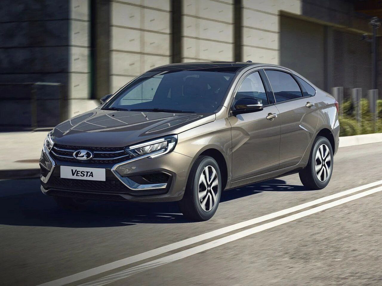 LADA Vesta стала самым популярным автомобилем в России с "автоматом" За первые 6 месяцев 2025 года года было продано 25,8 тыс. машин тольяттинского автогиганта. Это позволило отечественной модели возглавить рейтинг самых популярных легковых машин с АКП в нашей стране. На втором месте - кроссовер Haval Jolion 23,8 тыс. штук . Замкнула тройку лидеров еще одна китайская модель - Chery Tiggo 7 Pro Max с результатом 19,7 тыс. штук. Рейтинг опубликовало аналитическое агентство "Автостат". SOVAINFO Прислать новость Больше новостей - на sovainfo.ru
