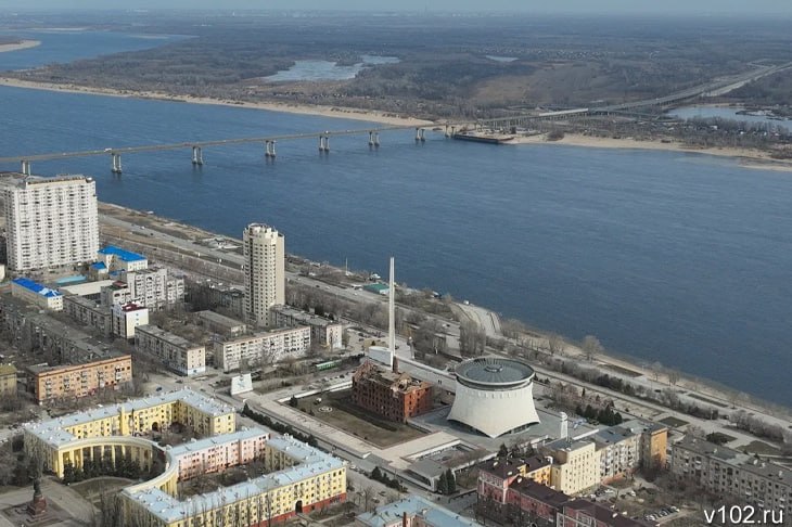 В Волгограде аномально жаркая погода задержится ещё на несколько дней  В Волгоградской области резкая мартовская оттепель рискует обернуться затяжной и аномальной жарой. Как сообщает ИА «Высота 102», синоптики прогнозируют с началом новой рабочей недели повышение дневной температуры до 18 ºC.   Подробнее