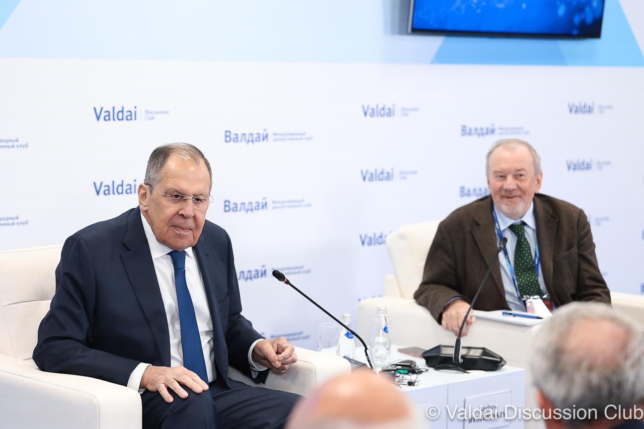 9 февраля 2026 года в рамках XV Ближневосточной конференции Международного дискуссионного клуба Валдай и Института востоковедения РАН состоялась встреча с Министром иностранных дел Российской Федерации Сергеем Лавровым Фотогалерея MiddleEastValdai