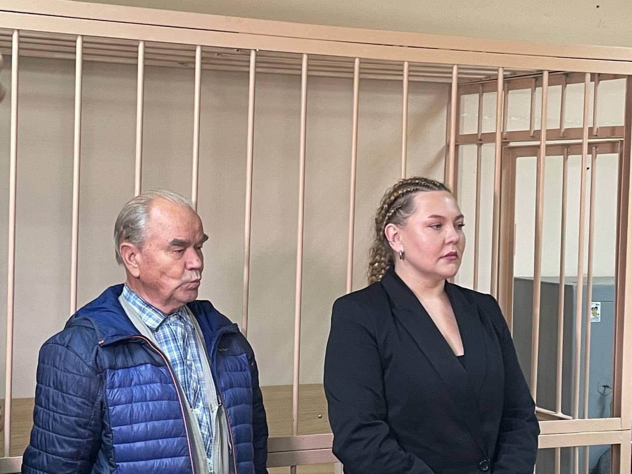 Екатеринбургский тренер, осужденный за педофилию, вышел из колонии   Из колонии освободился 87-летний тренер Николай Ражев, информацию об этом подтвердил собеседник It s My City, знакомый с делом. В 2023 году Ражева приговорили к двум годам лишения свободы в колонии строгого режима.  Поводом стало то, что 11-летняя ученица Ражева обвинила его в домогательствах. По версии следствия, мужчина трогал девочку через одежду. Сторона защиты считала, что ребенок обиделся на тренера за то, что он выгнал ее с тренировки. В последнем слове Ражев вину не признал.  Мужчина просил освободить его по УДО, однако в июле 2025 год суд ему отказал.