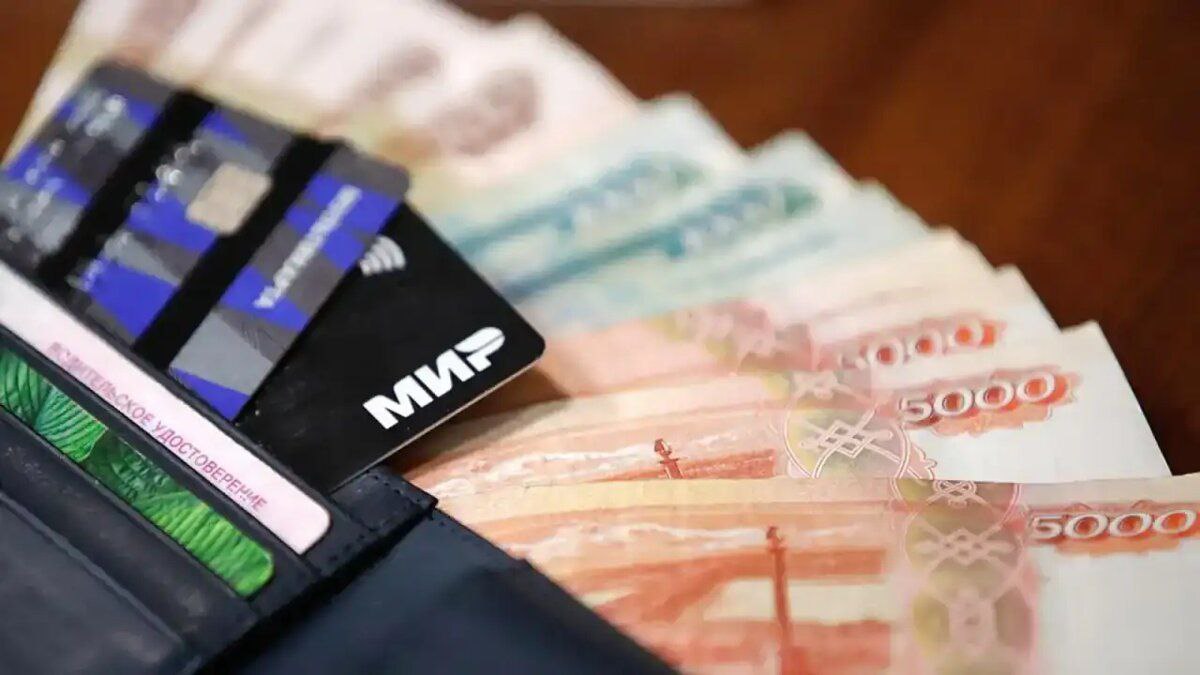 Среднемесячная заработная плата в Коми в феврале 2025 года достигла 86 610 рублей. Об этом сообщают республиканские статистики. Из доклада следует, что уровень зарплат стал на 10,2% выше показателей прошлого года. Наибольшие доходы зафиксированы у работников, занятых в нефтегазовой отрасли. В среднем сотрудники получают в месяц около 172 тысяч рублей. А вот работники сферы общественного питания получают наименьшие зарплаты 53 248 рублей .