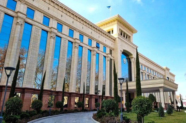Сенат утвердил изменения границ города Каттакурган и прилегающих районов На десятом пленарном заседании Сената обсуждался проект постановления о внесении изменений в границы города Каттакургана Каттакурганского и Нурабадского районов Самаркандской области   English O zbek tilida Ўзбек тилида На русском