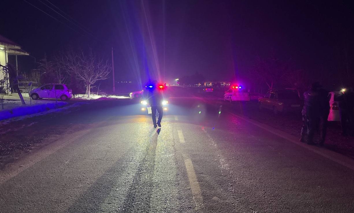 В Самарканде велосипедист погиб в страшном ДТП видео Грузовик Isuzu сбил гражданина в результате чего он упал на проезжую часть После этого на него наехал Damas   repost uz seychas idet sledstvie Подписывайтесь на Repost