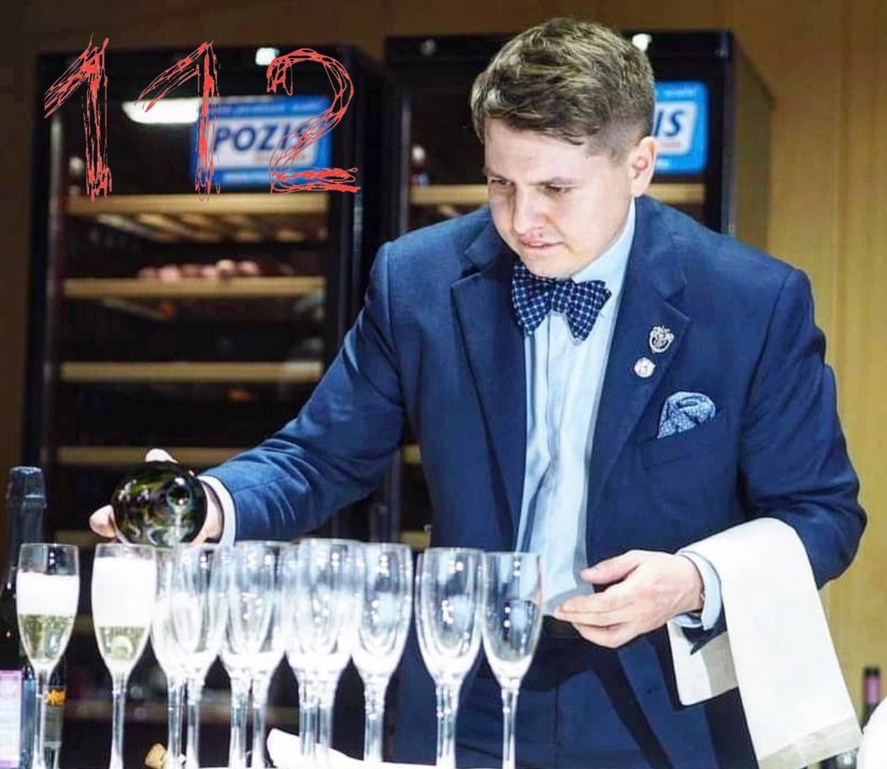 Сомелье из Красногорска задушил жену во время БДСМ игр Его арестовали По ходу дела женщина почувствовала себя плохо и упала с кровати А вот мужчина вспомнив прежнюю ссору накрыл лицо жены подушкой и задушил   krasnogorsk24