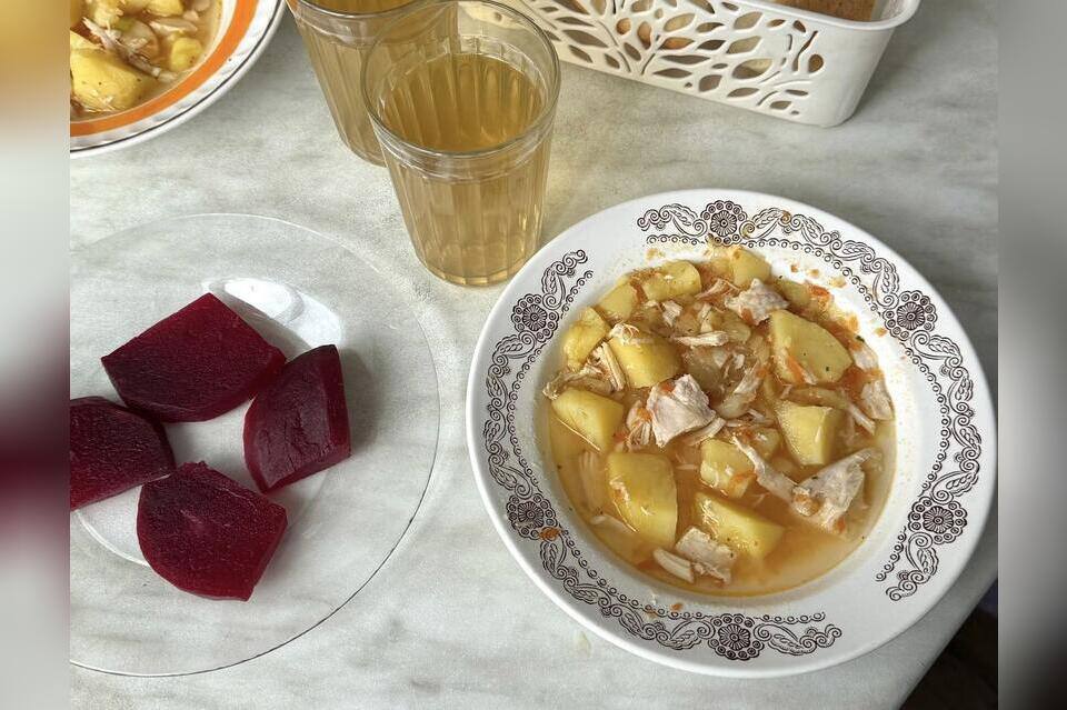 Прокуратура Краснокаменска начала проверку после новости ZAB RU о различиях в питании учащихся местной школы В ходе проверки будет проверено соблюдение законодательства об образовании в организации питания в школе При выявлении нарушений примут меры прокурорского реагирования и привлекут виновных к ответственности согласно закону