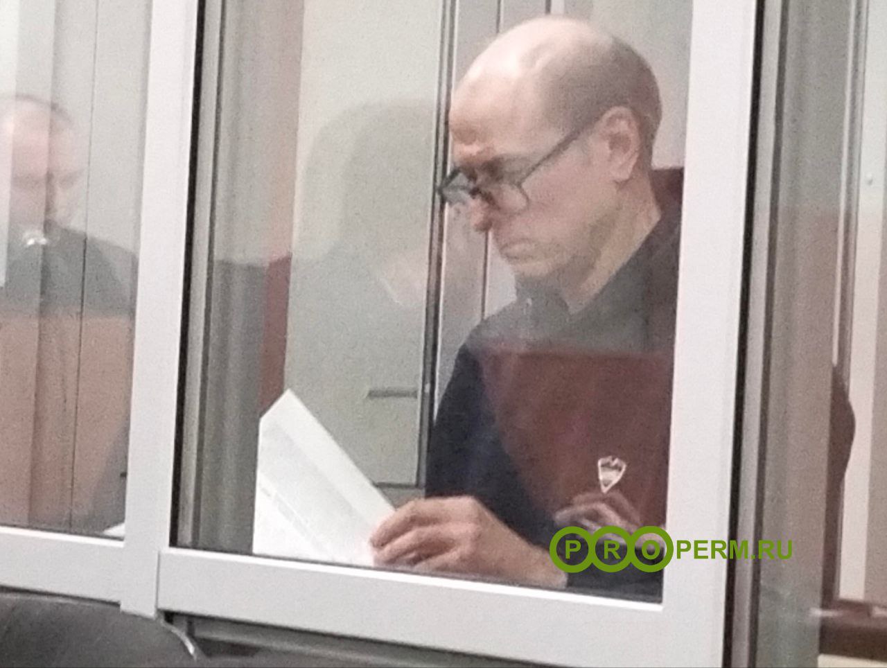 Следствие ходатайствует о продлении ареста в СИЗО для Константина Окунева Экс политика Константина Окунева задержали 29 октября по подозрению в призывах к осуществлению террористической деятельности ч 2 ст 205 2 УК РФ Если сначала в уголовном деле речь шла только о канале в Telegram то теперь и о его записях ВКонтакте всего шесть эпизодов По делу допрошены семь свидетелей проведена психолого лингвистическая экспертиза Окунев в суде подтвердил что он сам писал в своём канале посты ставшие предметом уголовного преследования Следствие ходатайствовало о продлении Окуневу ареста в СИЗО ещё на два месяца до 28 апреля Это время понадобится на завершение расследования и ознакомление обвиняемого и адвокатов с материалами дела Судья Олег Порошин оставил Окунева в СИЗО до 27 апреля Защита намерена обжаловать продление ареста Внесён в реестр экстремистов и террористов Росфинмониторинга       Подписаться на Properm ru в MAX