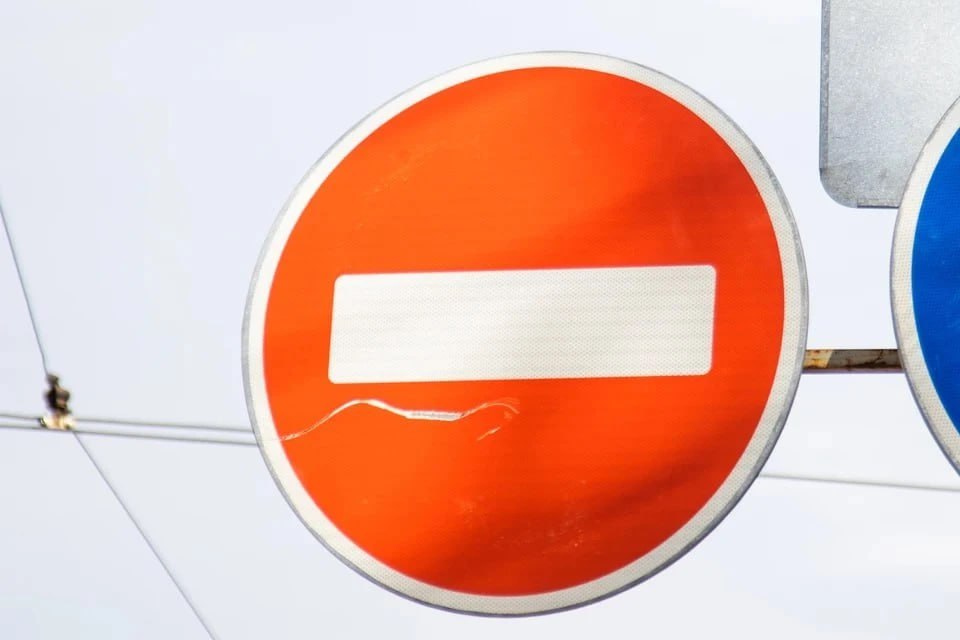 В Магнитогорске 31 октября проходит антитеррористическая тренировка В Магнитогорске силовики и представители мэрии собрались у спортшколы на улице Дружбы Причин для беспокойства горожан нет сообщили в администрации Магнитогорска Проводится плановая учебная антитеррористическая тренировка Из за учений перекрыт участок улицы Дружбы между улицами Советской и Суворова Водителям рекомендуют выбирать объездные маршруты   Подписаться на chelkp