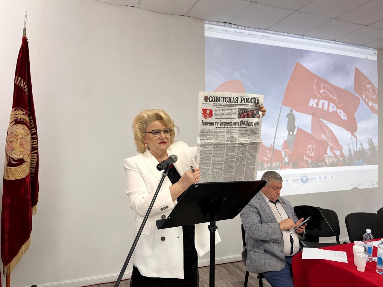 Оренбург Медиа Депутат Останина предложила диаспорам обучать детей мигрантов русскому языку Депутат Госдумы от Оренбургской области Нина Останина выступила с очередной инициативой сообщает ТГ канал Восьмой созыв Национальные диаспоры в регионах России должны взять на себя организацию и финансирование уроков русского языка для детей мигрантов По мнению главы думского комитета эта мера позволит разгрузить школы и педагогов которые по ее словам работают на три ставки и не должны нести дополнительную нагрузку по бесплатному обучению детей не владеющих языком в достаточной подробнее на канале Оренбург Медиа