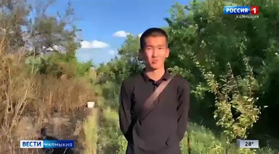Семнадцатилетний Алдар Есенов спас людей от пожара в Лагани.  Возгорание произошло на территории жилого дома. Проходивший мимо парень, не раздумывая, бросился на помощь женщине, вызвал спасателей и приступил к тушению огня, что предотвратило возгорание трёх соседних домов. К сожалению, с отравлением угарным газом Алдар был госпитализирован в лечебное учреждение. Сейчас его здоровью ничего не угрожает.  Быть в курсе   Прислать новость