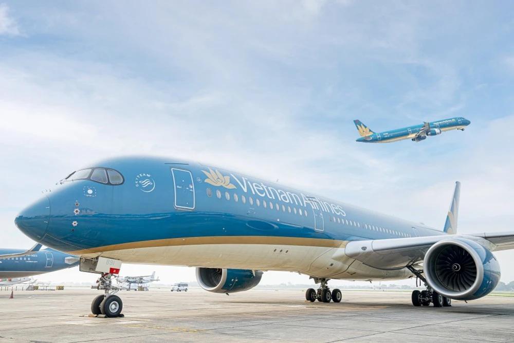 Vietnam Airlines планирует расширить маршрутную сеть из России: рассматриваются рейсы не только из Москвы, но и из других городов, а также полёты не только в Ханой, но и в Хошимин. Решение зависит от спроса и договорённостей между странами. Сейчас перевозчик выполняет регулярные рейсы Москва – Ханой дважды в неделю.