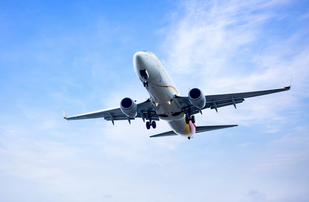 В Благовещенске появился новый авиаперевозчик Авиакомпания Vietjet Air из Вьетнама начнет возить амурчан из Благовещенска в туристический город Нячанг. Ожидается первый рейс — 2 июля. Рейсы будут выполняться на самолётах — Airbus A321NX, сообщает . Это вторая по счёту авиакомпания, выполняющая рейсы в туристический город Нячанг. Реклама