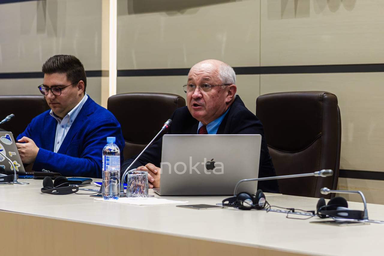 Александру Мунтяну пообещал наладить диалог с Гагаузией и перевернуть черную страницу истории Восстановление отношений с Гагаузией станет одной из главных задач нового правительства заверил кандидат в премьеры Александру Мунтяну отвечая на вопросы парламентариев на заседании по утверждению кабинета и программы правления