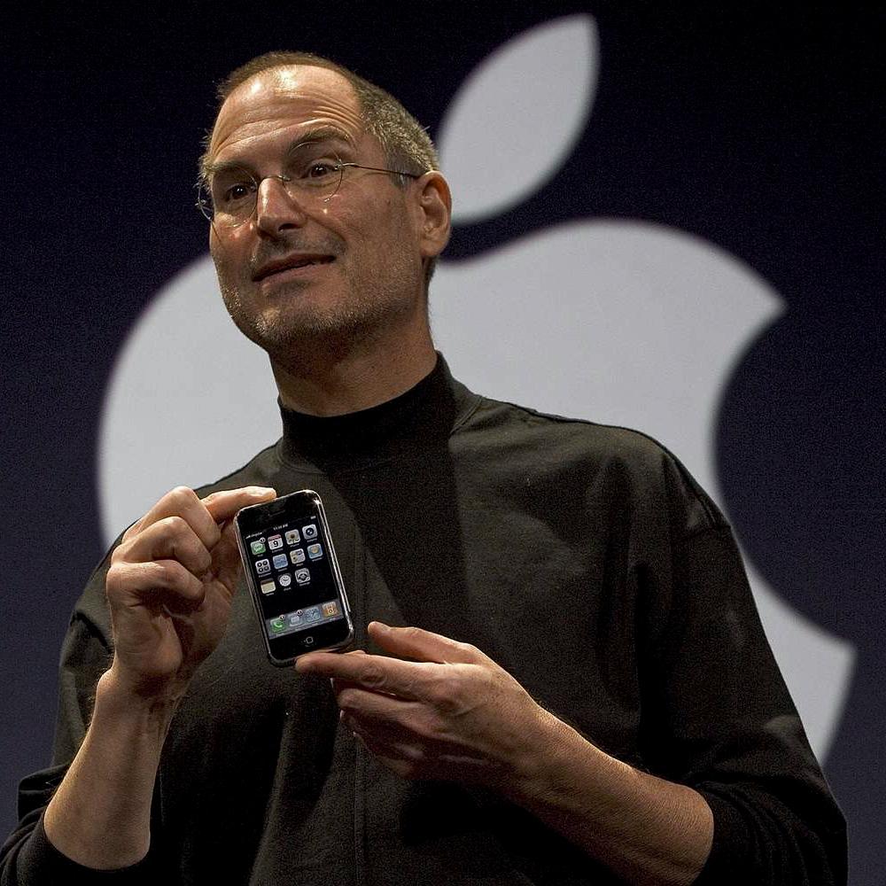 19 лет назад 9 января 2007 года Стив Джобс представил самый первый iPhone на конференции Macworld в Сан Франциско