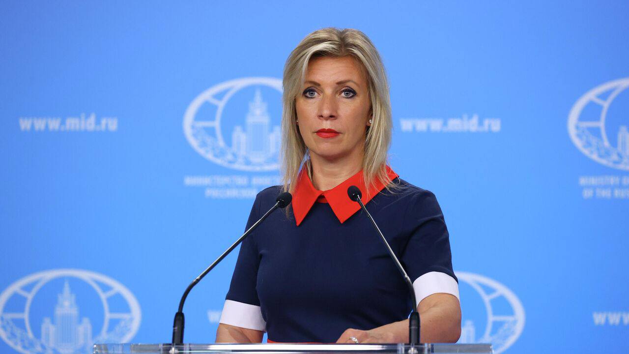 Мария Захарова призвала учредить Международный день борьбы с русофобией.  Официальный представитель МИД России заявила, что именно русофобия и ее пропаганда, развязанная Западом, привела ко множеству трагедий.  "Мы должны сказать "нет!" русофобии. Русофобии, говоря западными терминами, должна быть нулевая терпимость", – написала Захарова.