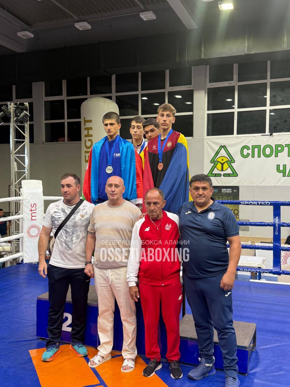 Арсамаг Каркузов  57 кг  стал победителем первенства Европы по боксу среди спортсменов до 14 лет. Соревнования проходят в Сербии.   Всего в континентальных состязаниях принимают участие 160 атлетов из 20 стран.   Подготовили юного чемпиона тренеры Павел Каркузов и Алан Биченов.