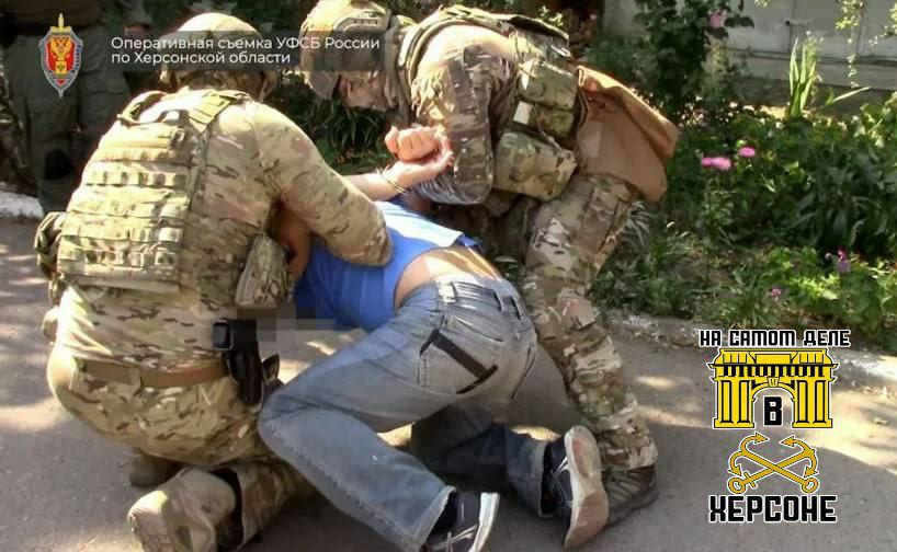 ‼ Житель Херсонской области отправится в тюрьму на 15 лет за то, что примкнул к незаконному вооруженному формированию. Суд установил, что он по своей воле стал частью «Крымско-татарского добровольческого батальона имени Номана Челебиджихана». Эта организация ставила перед собой задачи по блокаде Крыма – продовольственной, энергетической и водной, и стремилась вернуть полуостров под контроль Украины. Мужчина так и не покинул ряды батальона и не сообщил об этом властям. При этом, он одним из первых обзавелся российским паспортом. Теперь его ждет наказание в виде лишения свободы в колонии строгого режима. Всë логично, что если человек решил пойти против своей страны, то наказание должно быть суровым! ПОДПИСАТЬСЯ Чат Бот Дзен