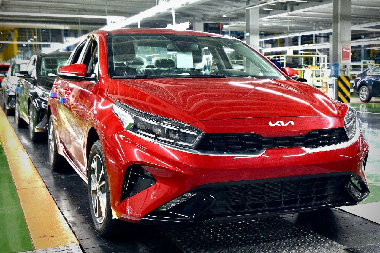 Kia отзывает в РФ более 55 тыс. авто из-за рисков замыкания в моторном отсеке, сообщил Росстандарт. Отзыву подлежат Kia Sorento XM , Soul AM , Cerato TD , реализованные с 2010 года по 2016 год. ES! - канал. Подписаться