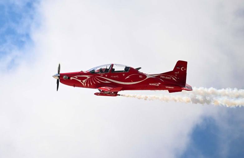 На фестивале авиации на Северном Кипре Teknofest произошла трагедия Более 47 000 человек из 22 стран подали заявки на участие в соревнованиях этого года, в финал прошли 268 команд и 1083 финалиста. Среди финалистов 334 женщины и 749 мужчин. Во время проведения фестиваля 20-метровый рекламный щит рухнул на людей. Пострадали минимум три человека, один из них в крайне тяжёлом состоянии.