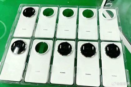 HUAWEI Mate 80 засветился на живом фото На просторах Weibo появилось первое живое изображение одного из смартфонов серии HUAWEI Mate 80 По данным Gizmochina на фото может быть Mate 80 Mate 80 Pro или Mate 80 Pro точная модель не уточняется Что известно Новый дизайн блока камер круглая форма сохранена но оптика перераспределена Центральный крупный объектив и боковая вспышка Фирменный чип Kirin 9030 Зарядка до 100 Вт Pro 66 Вт обычный Mate 80 Камера до 50 Мп SmartSens 590 HarmonyOS Серия HUAWEI Mate 80 ожидается до конца 2025 года Как вам новый дизайн шайбы лучше чем у Mate 70 Заказать сборку ПК в InterPC Участвуй в розыгрыше клавиатуры Наши каналы Huаwеi Тeлeфoны