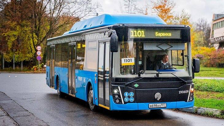 На маршрут 1290 выйдут автобусы большого класса Машины будут оборудованы климат контролем низким полом местами для инвалидов и удобной навигацией Напомним с 8 ноября маршрут проходящий по Ильинскому и Рублёво Успенскому шоссе от 62 й больницы до метро Крылатское передают Мосгортрансу Подписаться на канал Telegram MAX