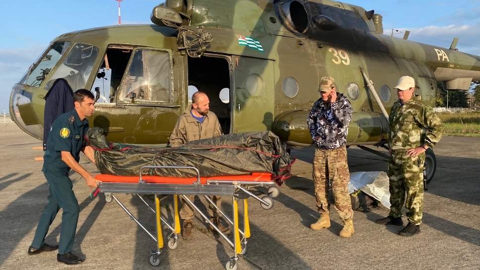 Турист из Ярославля погиб во время путешествия по горам Абхазии ЧП произошло на горе Хыпста в Гудаутском районе Мужчина 1969 года рождения был в составе туристической группы Сигнал о происшествии поступил в МЧС Абхазии утром 6 октября Тело эвакуировали и доставили в морг Сухума Фото МЧС Республики Абхазия Еще больше новостей в Telegram канале Ъ Ярославль