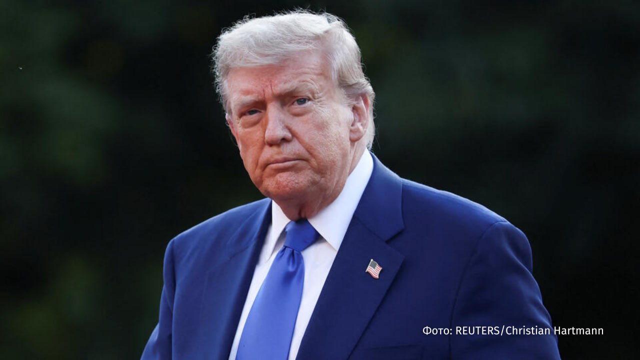 Дональд Трамп заявил, что ничего не предлагает Ирану и не говорил с ним после ударов США.  "В отличие от Обамы [экс-президента США Барака Обамы] я даже не разговариваю с ними с тех пор, как мы полностью уничтожили их ядерные объекты, — написал он в своей социальной сети Truth Social.  По словам Трампа, Обама выделил Ирану "миллиарды долларов" в рамках Совместного всеобъемлющего плана действий  СВПД  по ядерному вооружению.    Такое заявление президента США было сделано после сообщения замглавы МИД Ирана о получении Тегераном информации о желании американской стороны возобновить переговоры через посредников.   Он также отметил, что Штаты  должны обеспечить ненападение на Иран в будущем. Даты возможных переговоров пока нет.    Больше новостей тут   Отправить новость