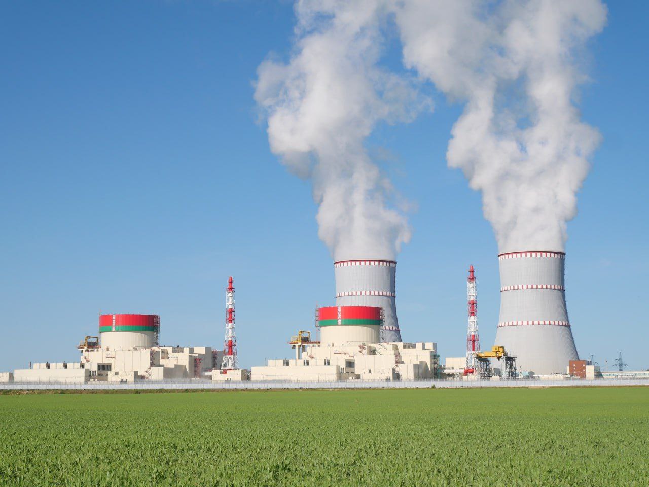 В Минэнерго рассказали что хотят сделать в 2026 году для возведения третьего блока БелАЭС Если говорить про задачи на 2026 год то наша задача сформировать рамочное соглашение подготовиться к подписанию контракта и заключить межправительственное соглашение о сооружении объекта уточнил глава Министерства энергетики Денис Мороз Ввести третий блок Белорусской атомной станции планируется в 2035 2038 годах Подробнее