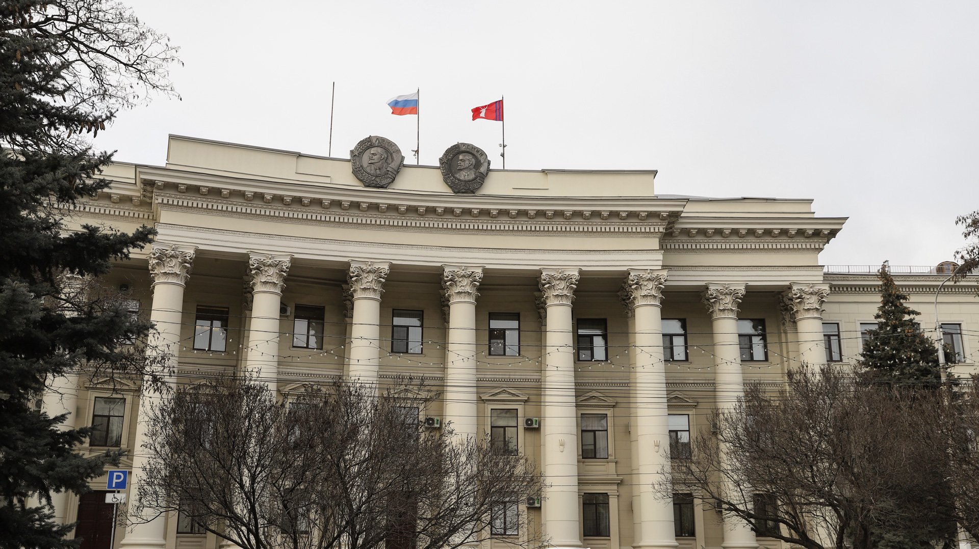 Сегодня на заседании регионального парламента принято постановление о досрочном прекращении полномочий депутата Волгоградской областной Думы Станислава Короткова Основанием для такого решения стало личное заявление депутата  Решение принято в соответствии с региональным законом О статусе депутата Волгоградской областной Думы