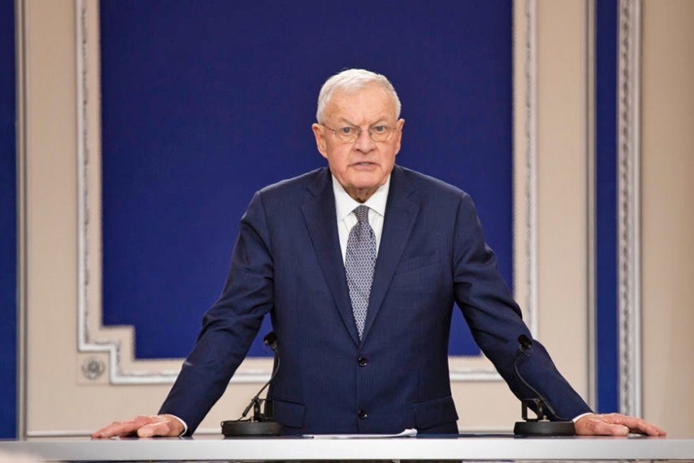 Специальный представитель Дональда Трампа по вопросам Украины Кит Келлог покинет свой пост в январе Об этом со ссылкой на собственные источники сообщает агентство Reuters По информации ресурса Келлог уже объявил о принятом решении своим коллегам Как пояснил агентству один из источников спецпредставитель Трампа недоволен тем что слишком многие в Белом доме не соглашаются обвинять Россию в торможении мирных переговоров Reuters указывает что уход Келлога станет неприятной новостью для Киева и Европы там считали отставного генерала одним из немногих кто был благожелательно настроен по отношению к Украине в Белом доме При этом отмечает агентство специальный посланник президента это в принципе временная должность и теоретически такие посланники должны быть утверждены Сенатом США чтобы оставаться на своих постах более 360 дней Белый дом и Госдепартамент пока не отреагировали на просьбы прокомментировать ситуацию Как пишет Reuters также неясно кто заменит Келлога если вообще кто то заменит Фото LightRocket via Getty Images Подписаться на Российскую газету в Читать нас в MAX