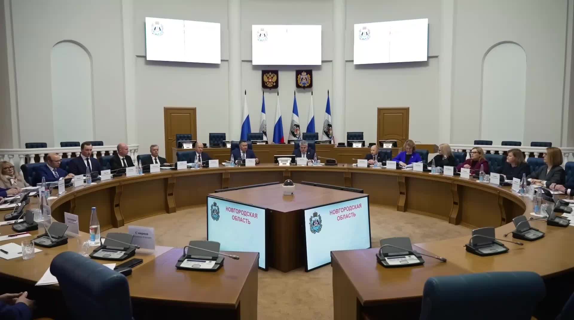 Обсуждение реализации национальных проектов в Новгородской области с участием Игоря Руденя и Александра Дронова