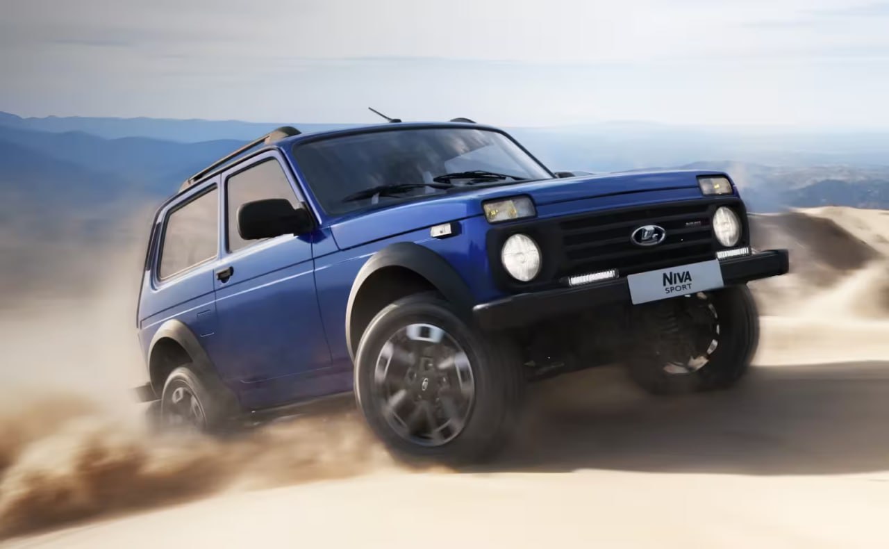 Lada Niva Sport впервые получит подушку безопасности В настоящий момент в дилерских центрах LADA проходит заказная кампания на данные версии внедорожника Старый код комплектации 2121S 002 51 ПФА 1 LED ДХО заменят на 2121S 000 51 ПФА 2 LED ДХО До этого автомобиль продавался без подушек безопасности