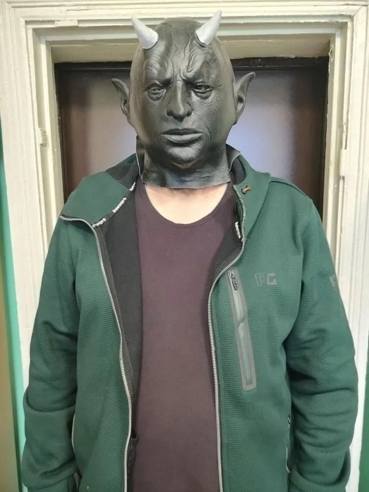 В Туле жителя арестовали на трое суток за то что он надел маску дьявола и пугал участников пасхального крёстного хода МВД bankoffo