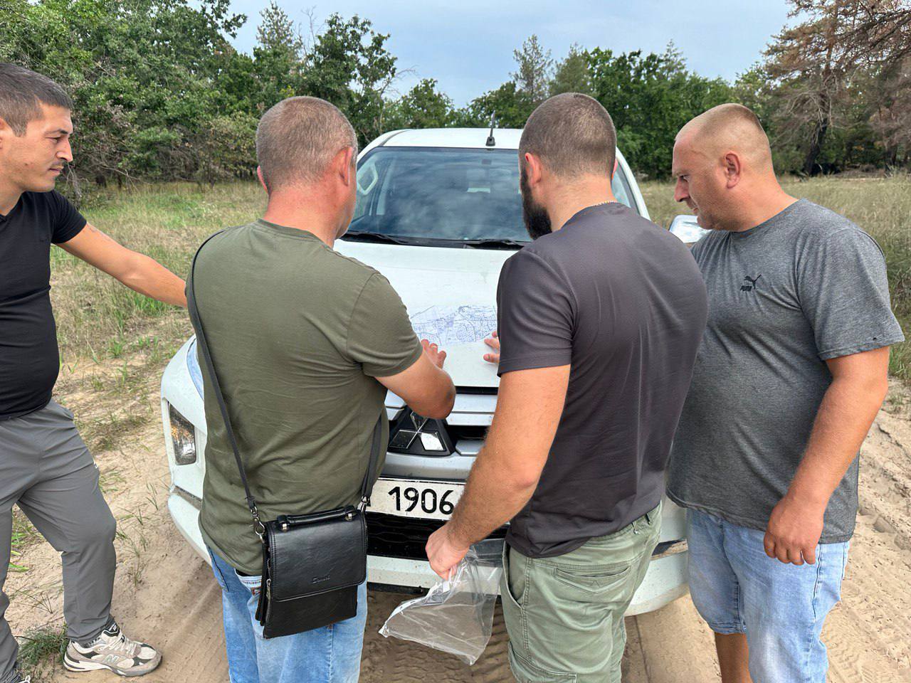 В Голопристанском лесхозе провели мониторинг противопожарного патрулирования лесов  Основной задачей патрулирования является предотвращение возникновения лесных пожаров, а также быстрое реагирование на возникновение огня.  "Проведенный мониторинг показал необходимость комплексного подхода к решению проблем охраны лесов. Актуальность использования современных технологий, обучения сотрудников и взаимодействия с населением остается на первом месте", — отметили в минприроды региона.    ПОДПИСАТЬСЯ НА ТАВРИЮ