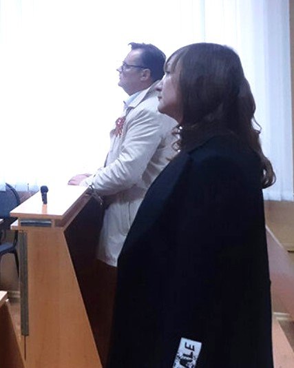 Елена Бабикова осуждена Елена Бабикова, бывший министр ТЭК и ЖКХ Тамбовской области, получила 4 года лишения свободы, но условно с испытательным сроком 4 года. Суд установил, что «подсудимая в конце 2022 года, являясь начальником управления ТЭК и ЖКХ Тамбовской области, согласовала решение о внесении в проект федеральной схемы обращения с твёрдыми коммунальными отходами реконструкцию комплекса по сортировке отходов в Тамбовском районе и объектов размещения данных отходов, принадлежащих ООО «КомЭк», исключив из проекта строительство полигона «Экотехнопарк «Центральный». В результате чего в указанную схему были включены сведения о планируемых к строительству, реконструкции объектов по обращению с ТКО, эксплуатация которых не допустима. Преступные действия подсудимой поставили под угрозу санитарно-эпидемиологическое благополучие население региона, причинив вред жизни и здоровью граждан и окружающей среде, повлекли существенное нарушение прав и законных интересов организаций». Понаблюдаем?