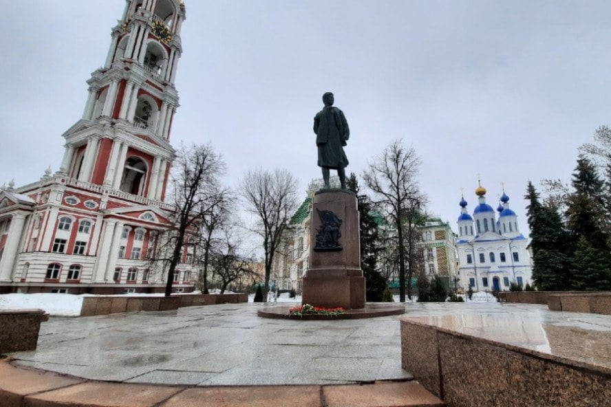 В Тамбовскую область с рабочей поездкой приехал первый вице-премьер Денис Мантуров.   205 тамбовчан появились на свет в ноябре.   В новогодние праздники пустят дополнительные поезда из Тамбова в Москву и Адлер.   В соцучреждениях области обнаружили небезопасные продукты.   В микрорайоне Майский рабочие укладывают асфальт прямо на снег.    Итоги дня в дайджесте ИА "Онлайн Тамбов.ру".