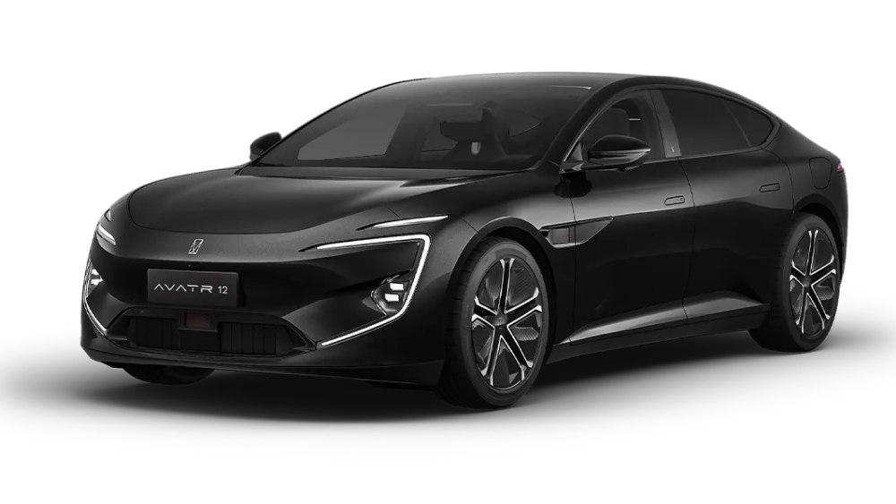 Электрический лифтбек Avatr 12 вышел на рынок России с диапазоном цен 6 5 7 65 млн рублей Габариты автомобиля составили 5020 х 1999 х 1450 мм Версия с задним приводом генерирует 313 л с Полноприводный вариант 578 л с С полностью заряженной батареей 12 проезжает 565 610 км avatr chinamashina news