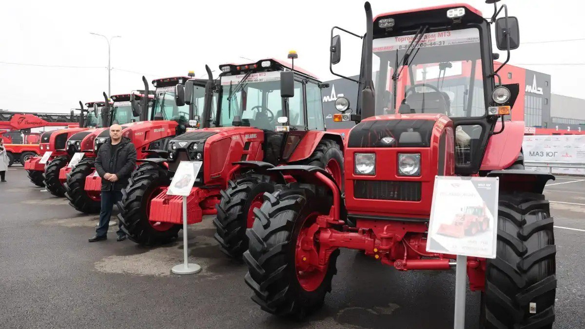 В Ростовской области открылся новый мультибрендовый центр белорусской техники В Ростовской области 27 ноября 2025 года состоялось открытие нового мультибрендового центра белорусской техники Белорусские машины Проект реализованный Минским автомобильным заводом на базе своего дочернего предприятия в донском регионе МАЗ ЮГ создает на юге России единую точку продаж сервиса и поддержки техники ведущих производителей Беларуси Подробнее читайте