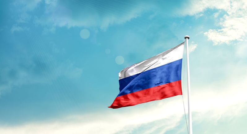 Бийчан ждет короткая рабочая неделя благодаря празднованию Дня России  На следующей неделе рабочими будут дни с 9 по 11 июня включительно из-за празднования Дня России.  В июне 2025 года россиян, работающих по пятидневной рабочей неделе, ожидают еще одни длинные четырехдневные выходные — с 12 по 15 июня. И им будет предшествовать короткая трехдневная рабочая неделя, сообщает Минтруд.   Всего в июне будет 19 рабочих и 11 нерабочих дней.
