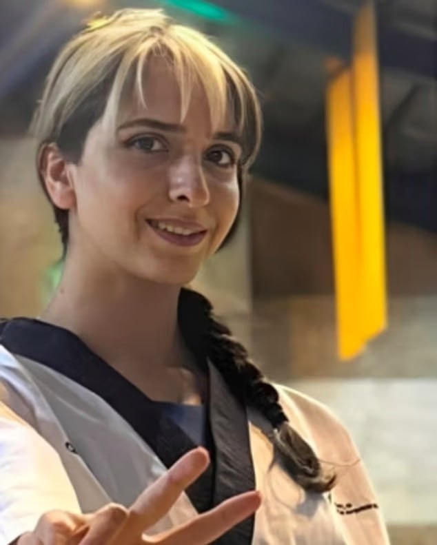 Тхэквондистку задержали за тренировку без хиджаба в Иране Ханию Шариати Рудпошти арестовали за несоблюдение общественного дресс кода По информации Daily Mail через несколько дней спортсменку отпустили сейчас она находится дома Подписывайтесь на РИА Новости Спорт в MAX