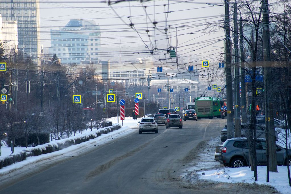Челябинцы могут сообщить о незаконной рекламе в городе через чат бот в МАХ Сервис по борьбе с незаконной рекламой запустила мэрия Челябинска Жители города могут сообщить в чат бот который работает в МАХ о нелегальных вывесках объявлениях баннерах указав адрес их размещения или перекресток К сообщению можно прикрепить подтверждающую фотографию Информацию поступающую от челябинцев будет обрабатывать нейросеть Городские власти обещают отрабатывать все сообщения максимально оперативно   t me chgub