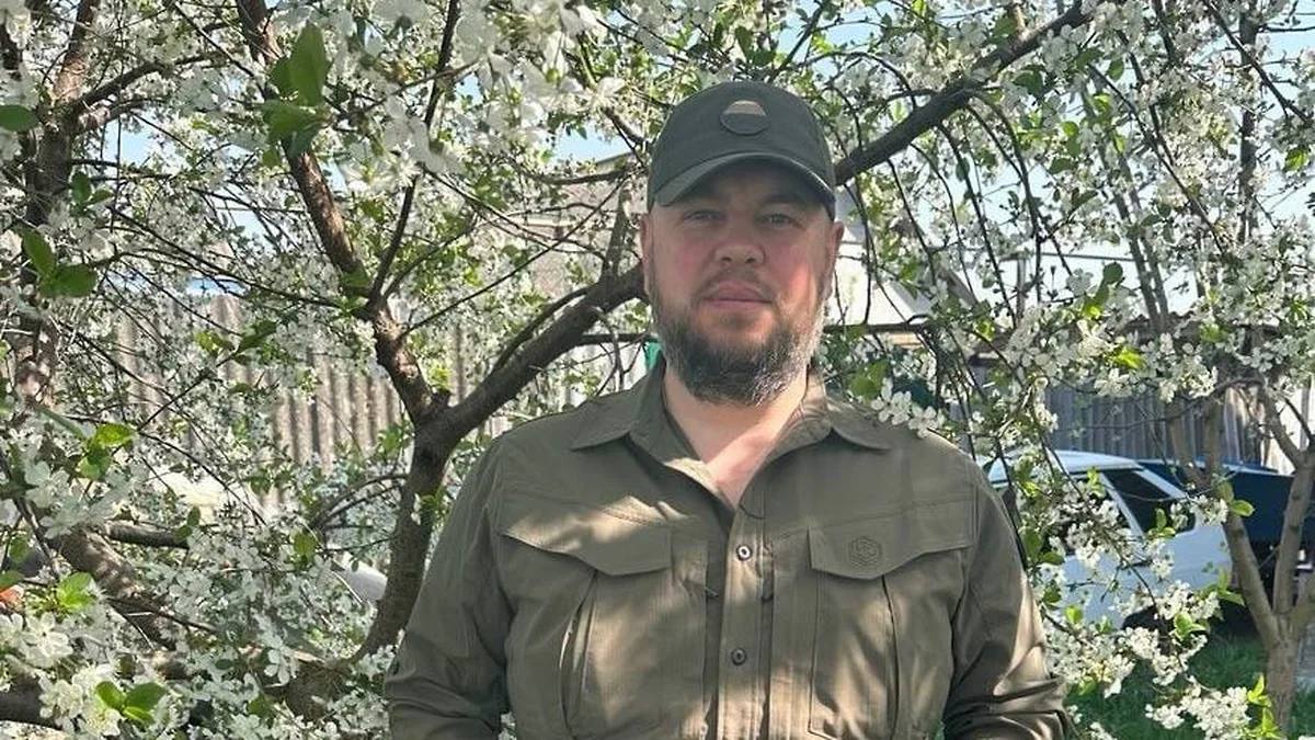 Замглавы Курска вернулся из «Барса» Заместитель главы Курска по вопросам управления делами и обеспечения деятельности Андрей Ковалев завершил службу в добровольческом отряде «Барс» и с 12 мая вернулся к своим обязанностям. Об этом сообщил и. о. мэра Сергей Котляров в своем Telegram-канале. Фото: Telegram/SKotlyarovKursk Подписывайтесь на «Ъ-Черноземье»