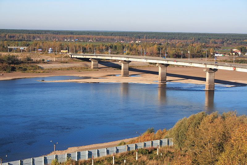 Власти Томской области ищут подрядчика для расчистки русла реки Томь за 139,5 млн рублей    Томские власти объявили тендер на расчистку русла реки Томь на трех перекатах в районе города. Работы направлены на предотвращение паводков и заторов льда во время ледохода. Проект рассчитан на 2025–2027 годы, завершить его должны до конца 2027-го. Общая длина участков, где пройдут дноуглубительные работы, составляет 4,8 км.   Ранее из-за паводков в 2024 году многие населенные пункты региона оказались подтоплены. На эти цели уже выделено 95 млн рублей в 2025 году и запланировано еще 200 млн в 2026–2027 годах.    Подписаться! Регион-70      Прислать новость
